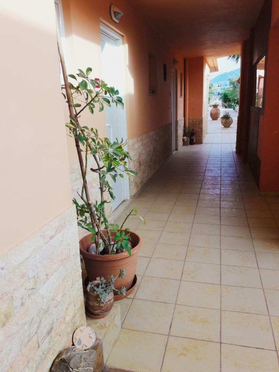 Aquamar Beach Hotel Kournás Eksteriør billede